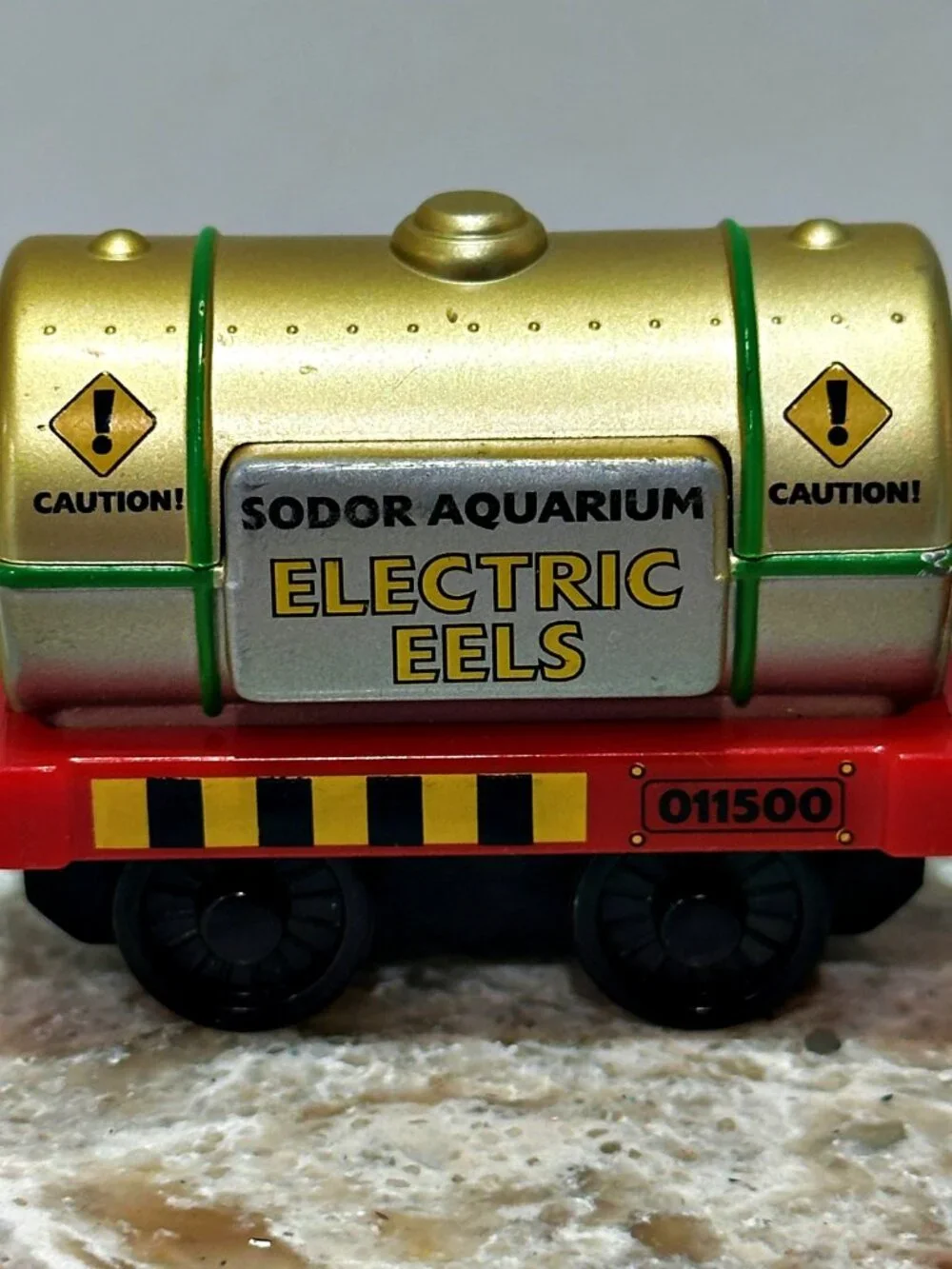 Thomas & Friends Sodor Aquarium Shark Car & Electric Eel Tanker Take Along 2004